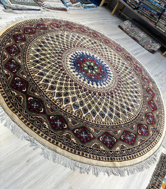 Wool Rug. Spherical Dome.