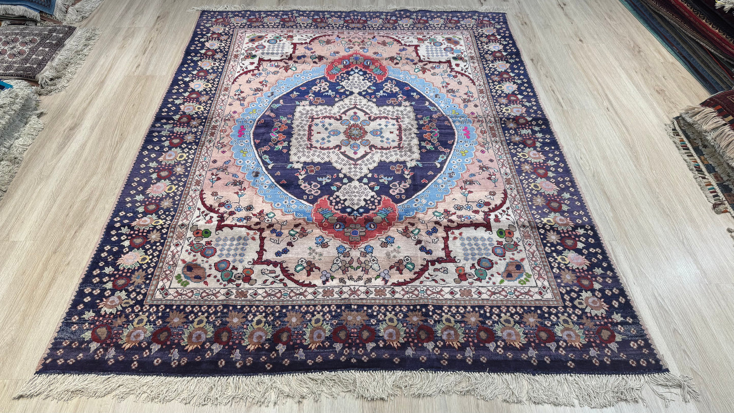 Silk Rug. Royal Medallion.