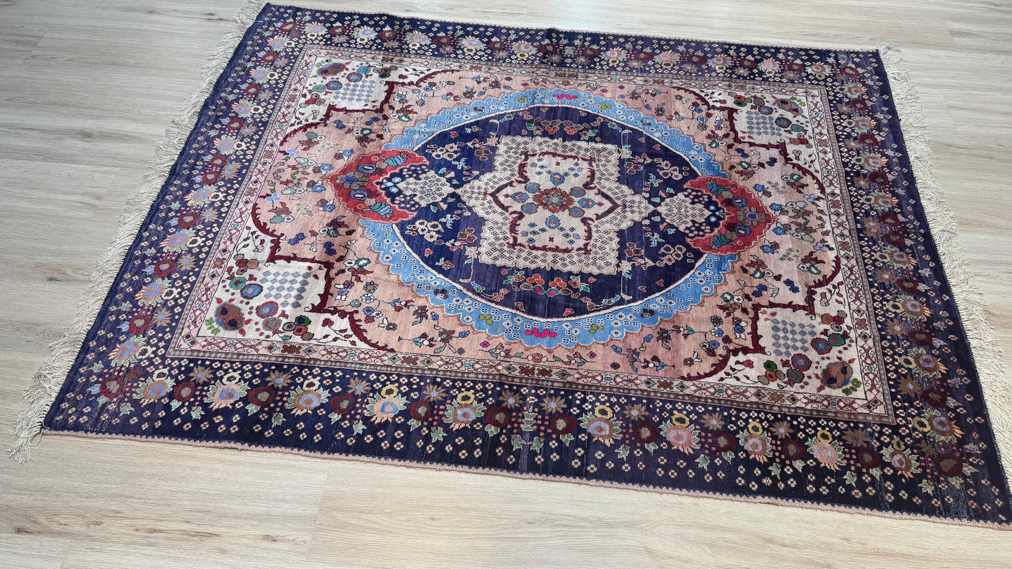 Silk Rug. Royal Medallion.