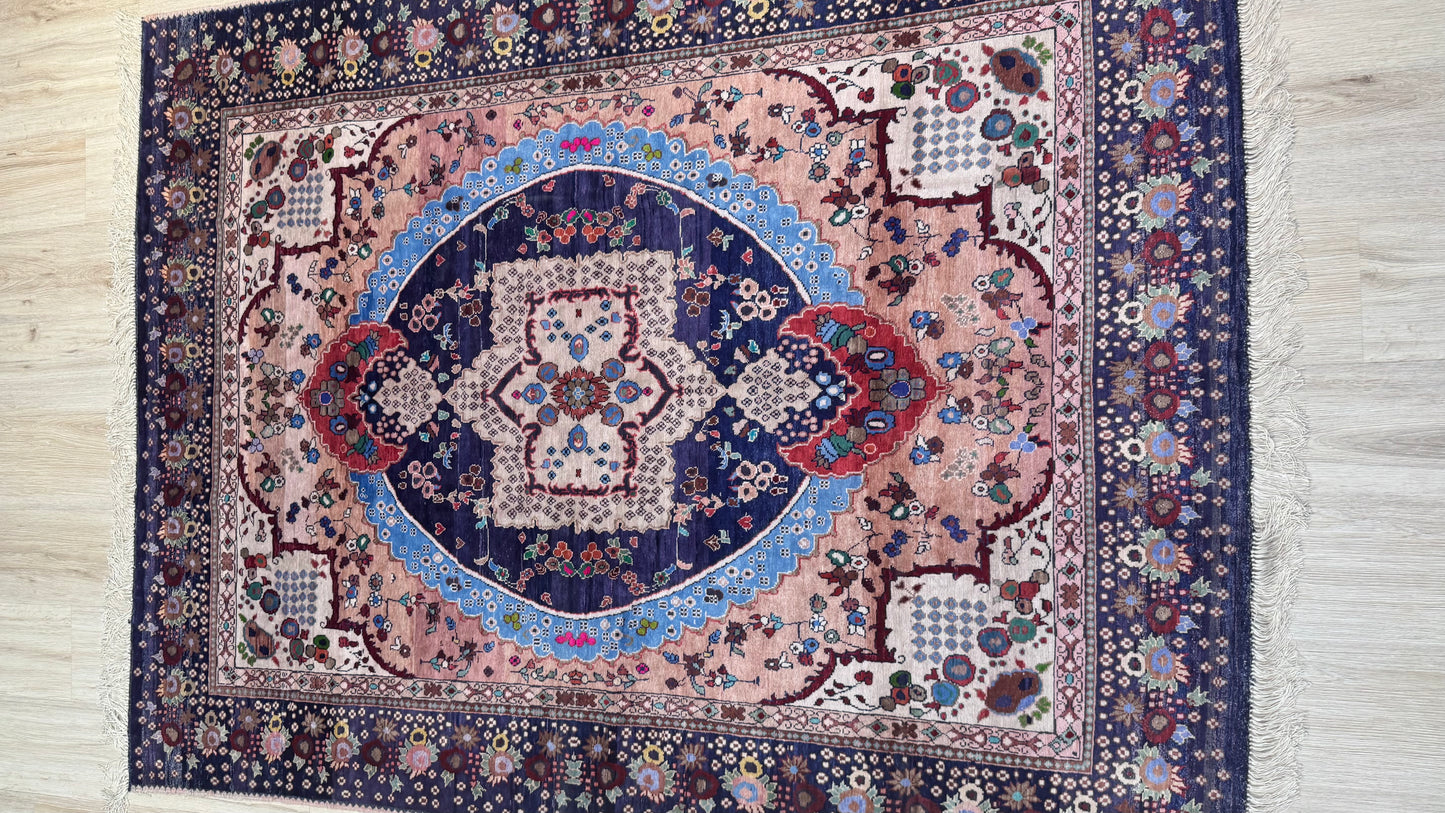 Silk Rug. Royal Medallion.