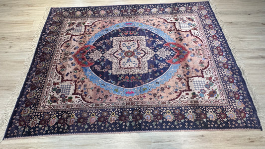 Silk Rug. Royal Medallion.