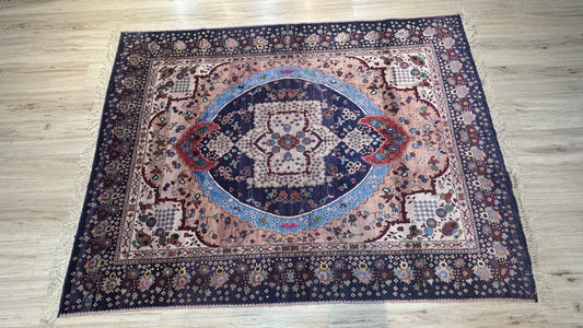 Silk Rug. Royal Medallion.