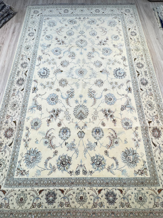 Wool Rug. Porcelain Bloom.