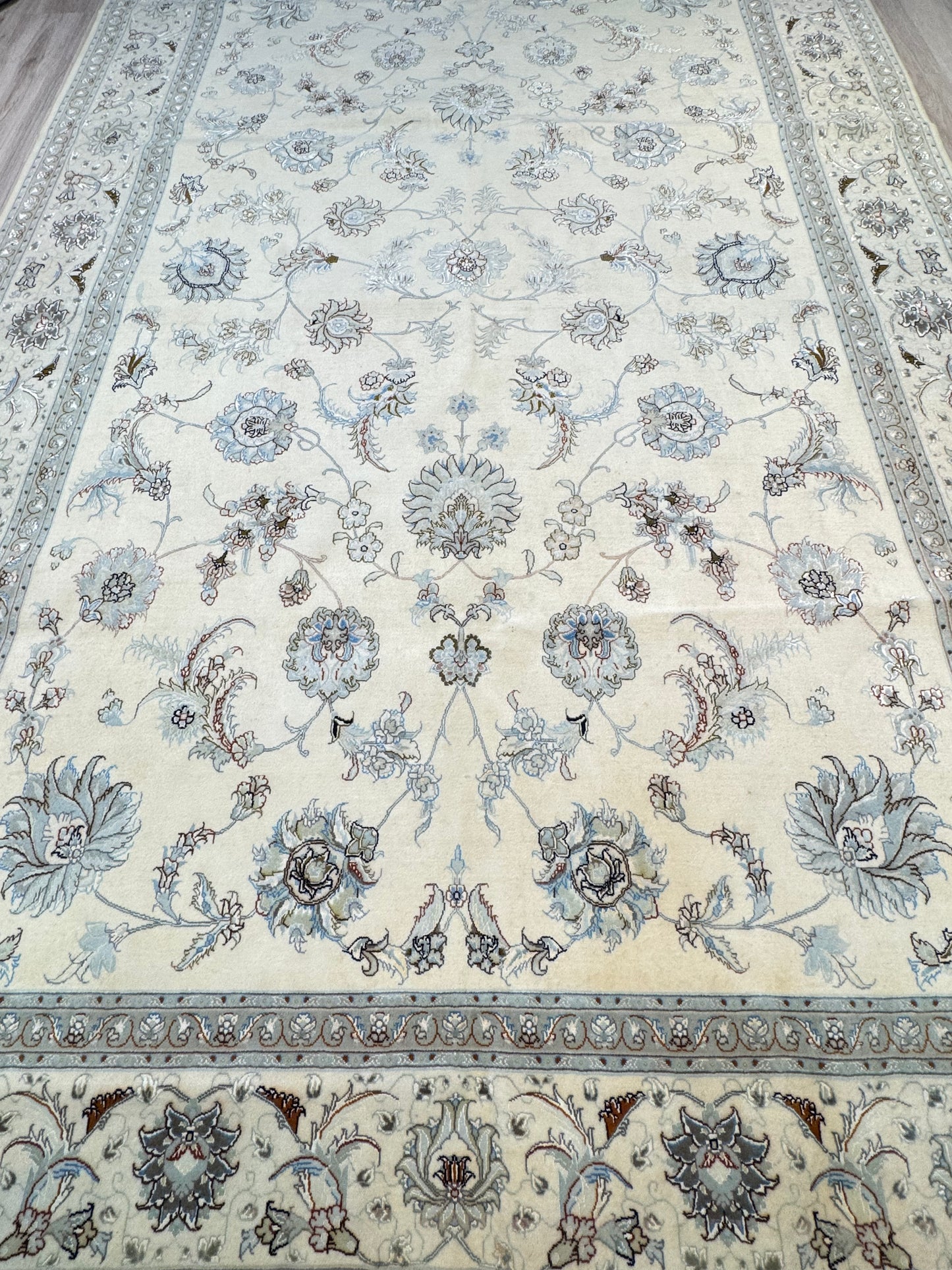 Wool Rug. Porcelain Bloom.